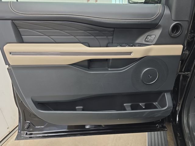 Used 2023 Ford Expedition Max Platinum image 10