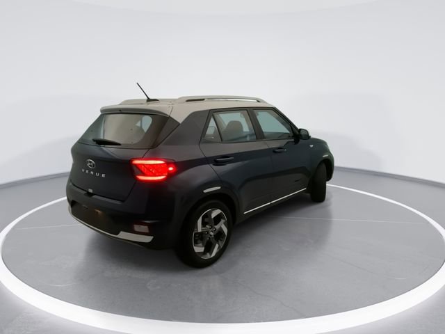 Used 2024 Hyundai Venue Limited FWD image 4