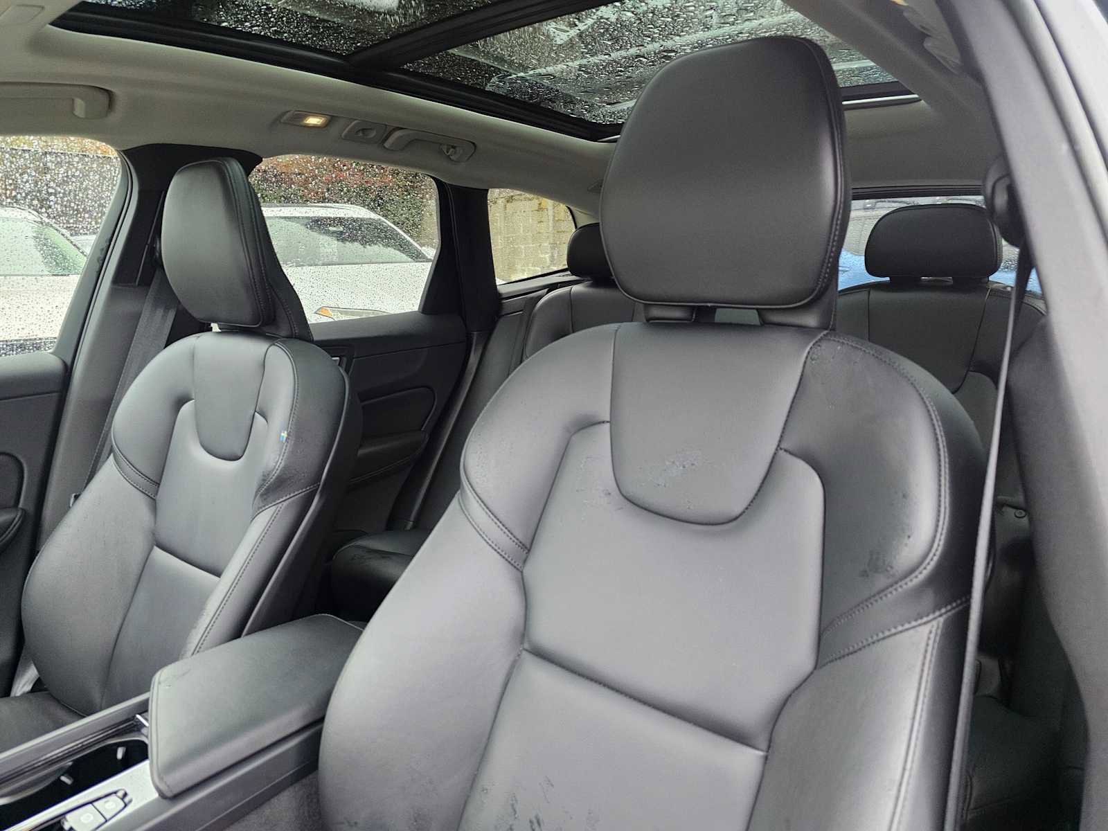 Certified 2025 Volvo XC60 B5 Core w/ Protection Package Premier image 24