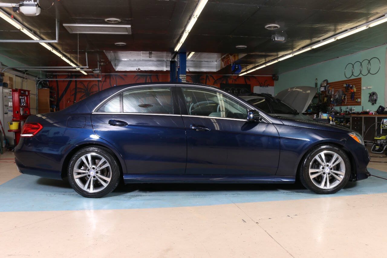 Used 2016 Mercedes-Benz E 350 Sedan image 1
