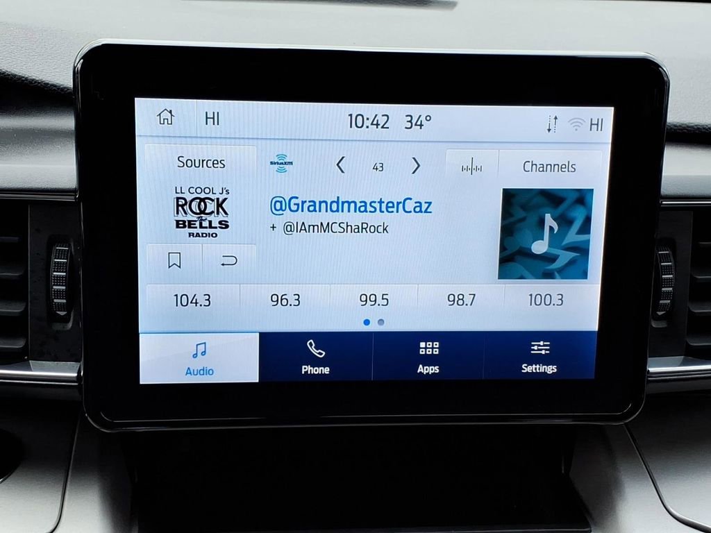 Used 2024 Ford Explorer XLT w/ Equipment Group 202A image 16