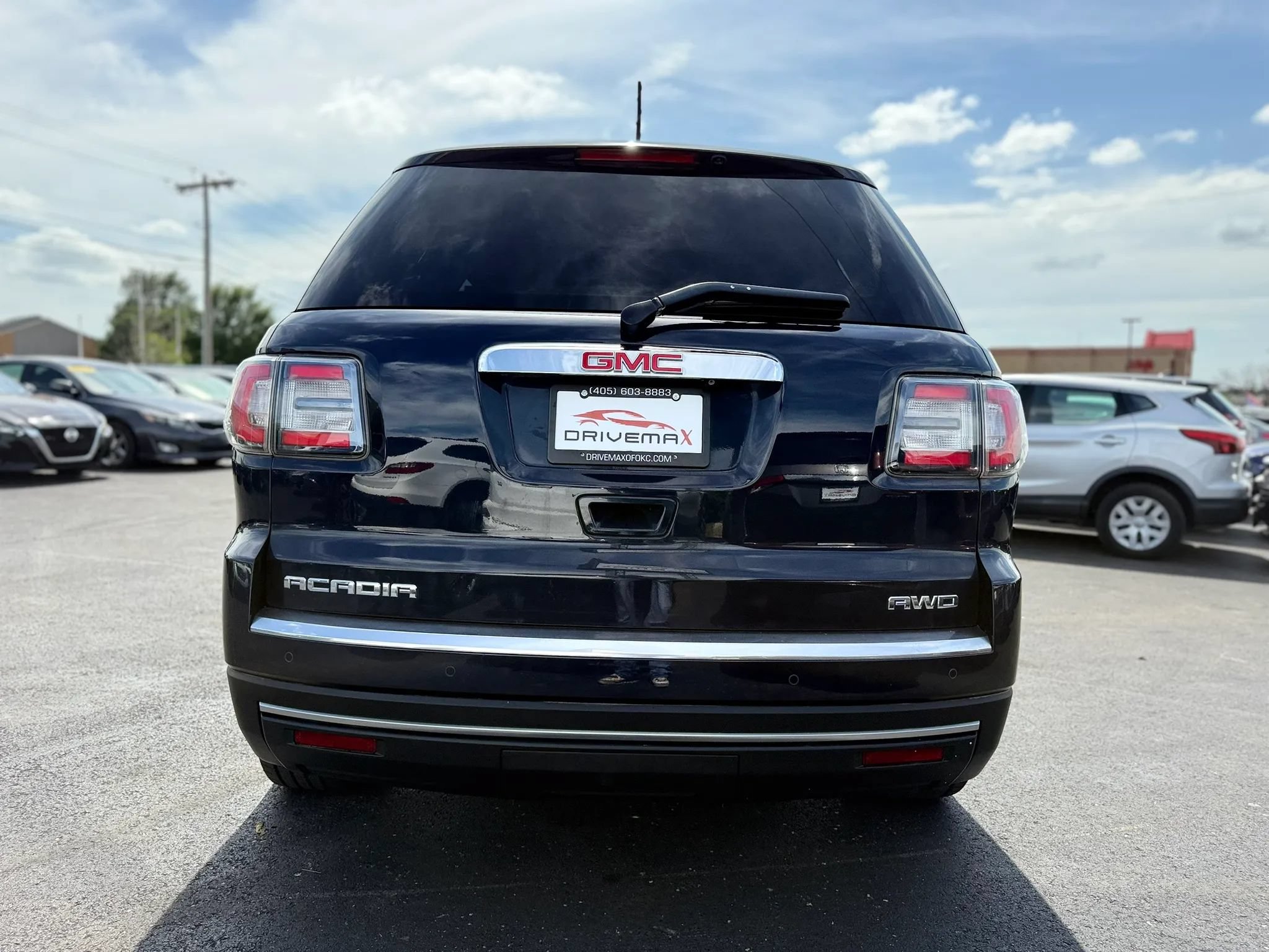 Used 2015 GMC Acadia SLE AWD/4WD image 5