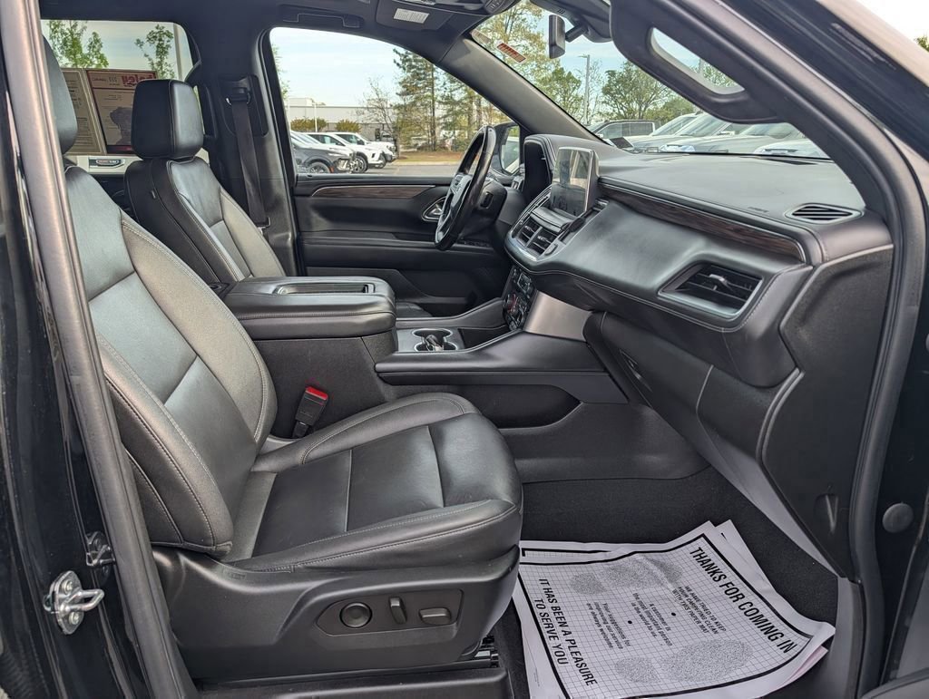 Used 2022 Chevrolet Tahoe Z71 w/ Luxury Package AWD/4WD image 20