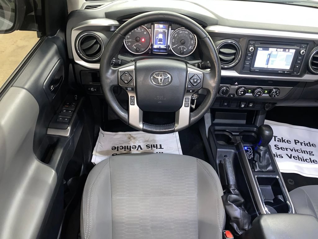Used 2019 Toyota Tacoma SR5 AWD/4WD image 25