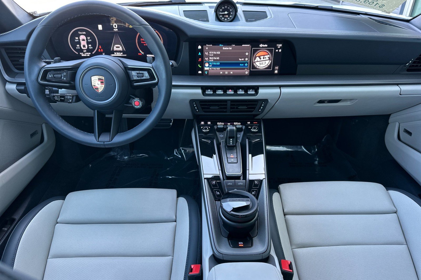 Certified 2025 Porsche 911 Carrera RWD image 6