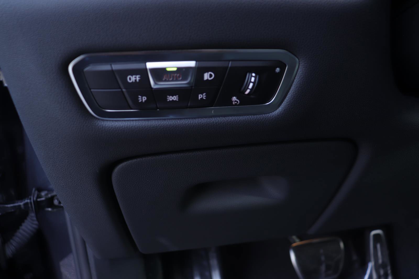 Used 2022 BMW X5 M50i w/ Executive Package image 27