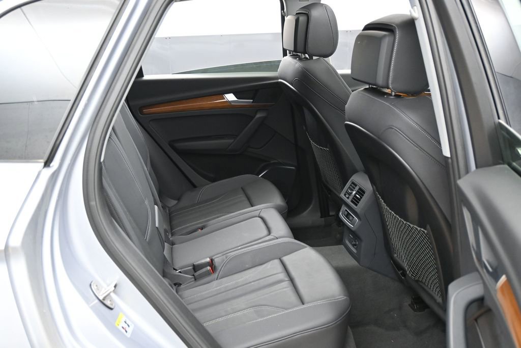 Used 2024 Audi Q5 e Premium w/ Convenience Package AWD/4WD image 35