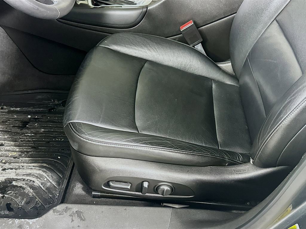 Used 2016 Chevrolet Malibu LT w/ Leather Package image 26