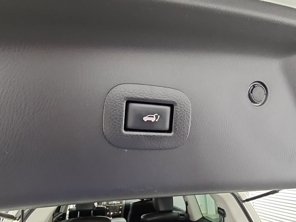 Used 2020 Nissan Armada SL w/ Premium Package image 40