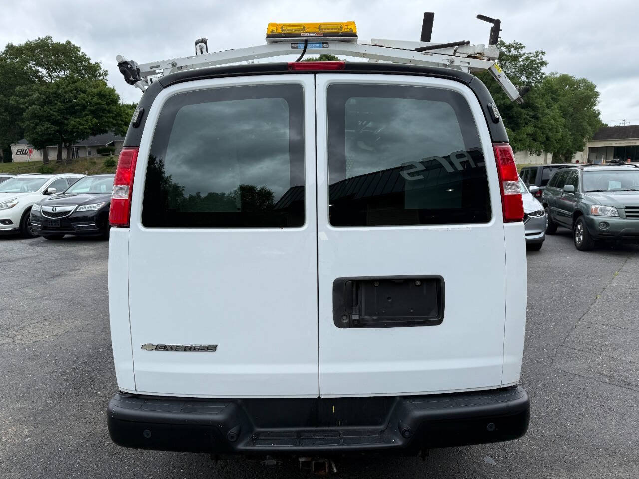 Used 2021 Chevrolet Express 3500 Extended w/ Driver Convenience Package RWD image 6