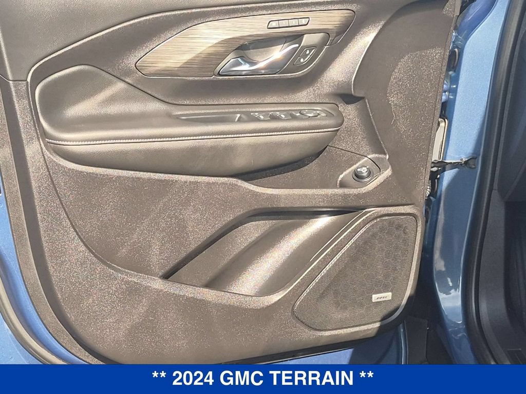 Used 2024 GMC Terrain SLT w/ Infotainment Package II AWD/4WD image 10