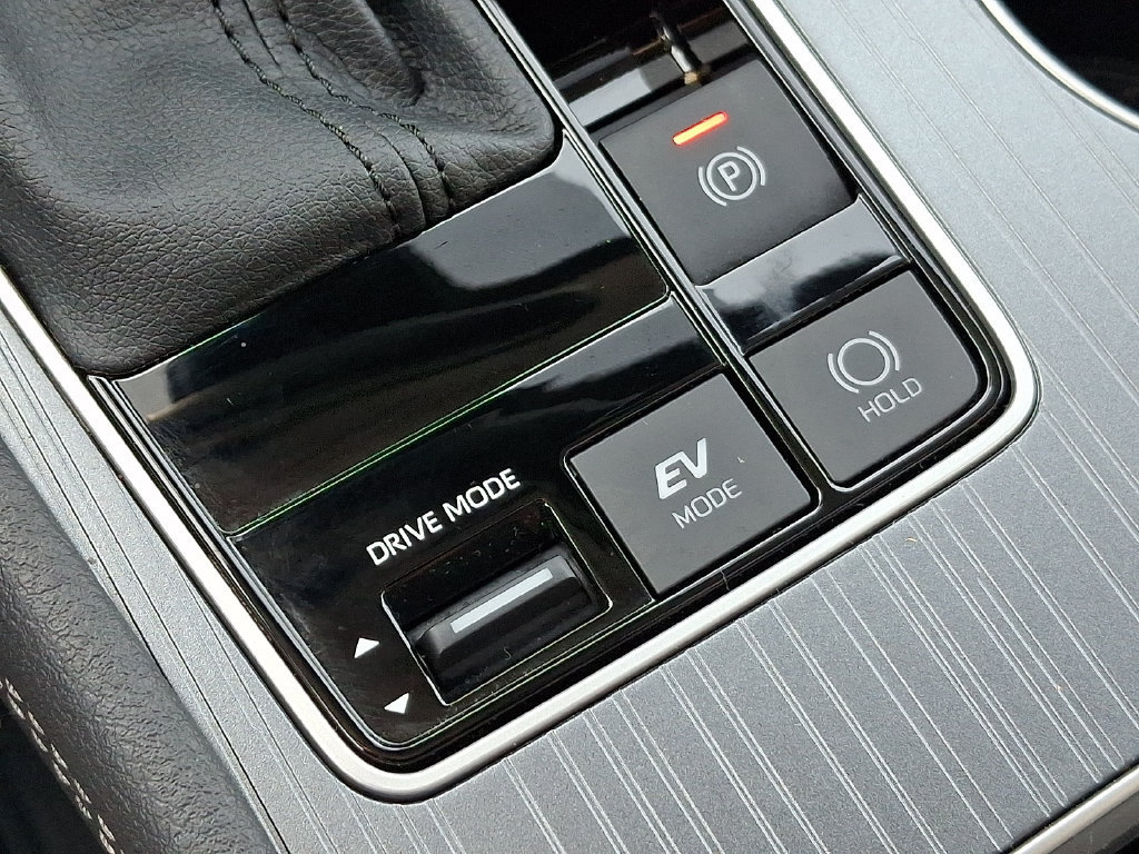 Certified 2026 Toyota Sienna XLE AWD/4WD image 26