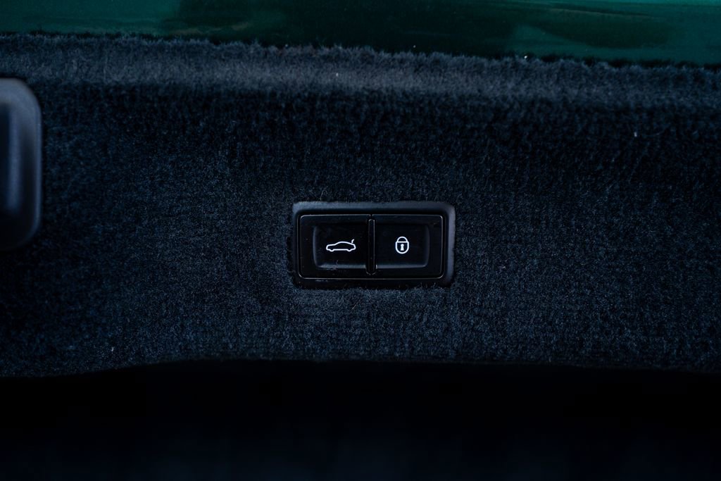 Used 2020 Bentley Flying Spur W12 image 58