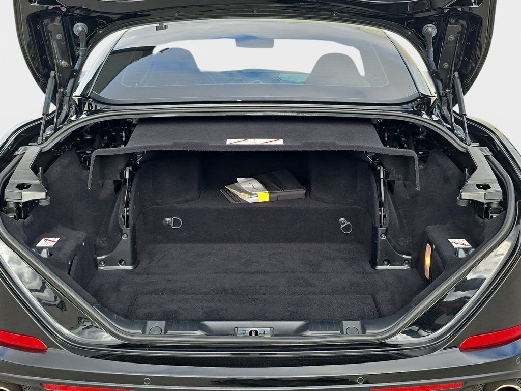 Used 2016 Ferrari California T image 12