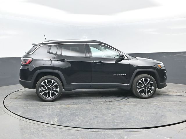 Used 2022 Jeep Compass Limited w/ Sun and Sound Group image 3