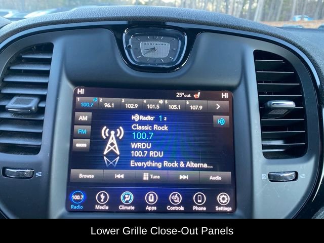 Used 2019 Chrysler 300 S w/ S Model Appearance Package image 12