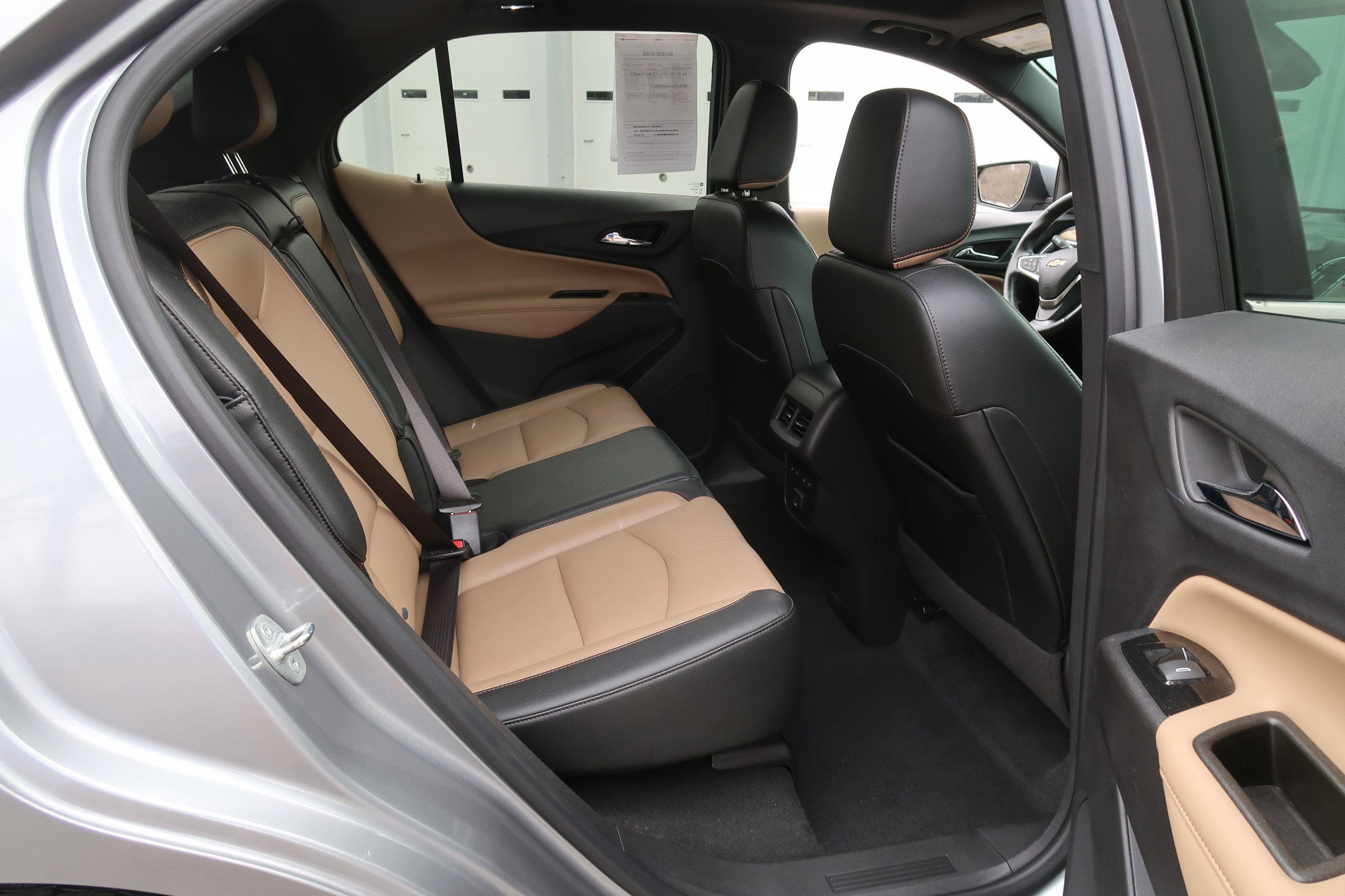Used 2023 Chevrolet Equinox Premier image 40