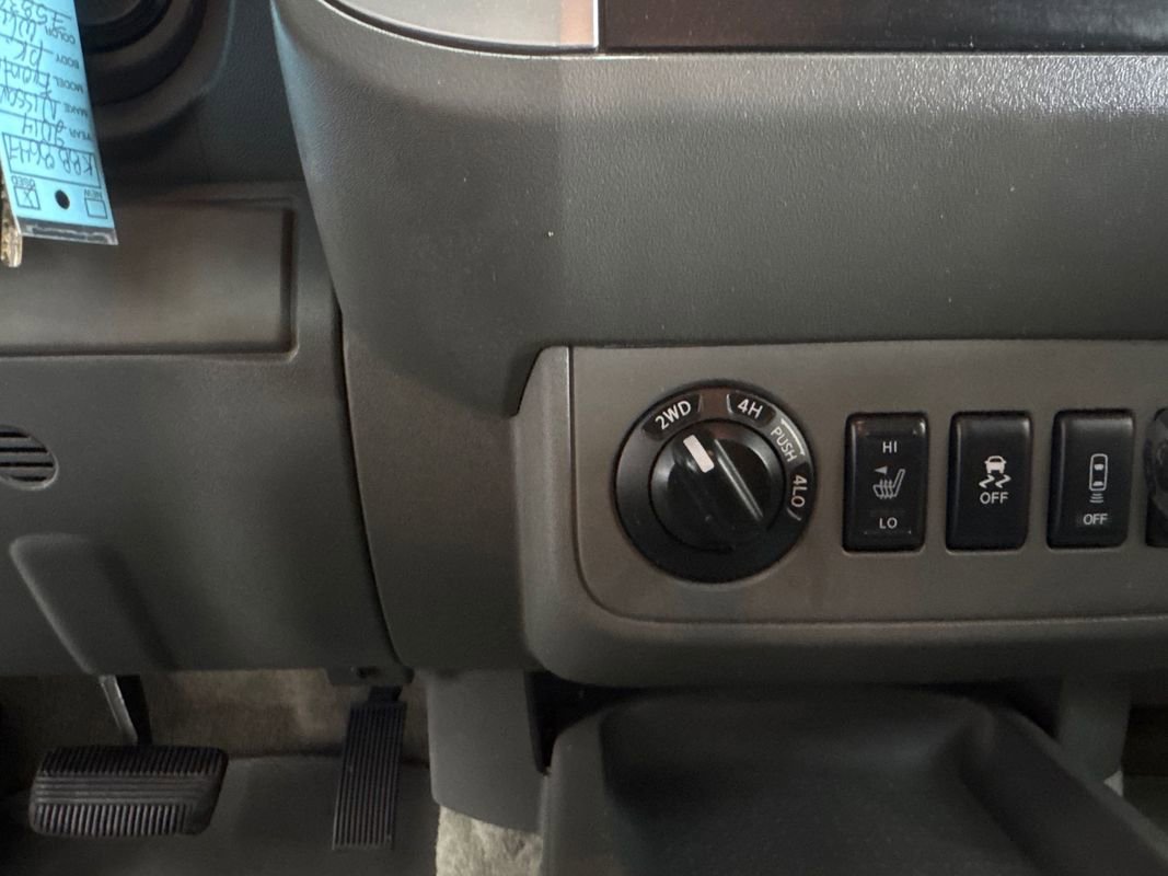 Used 2014 Nissan Frontier SV w/ SV Value Truck Package AWD/4WD image 16