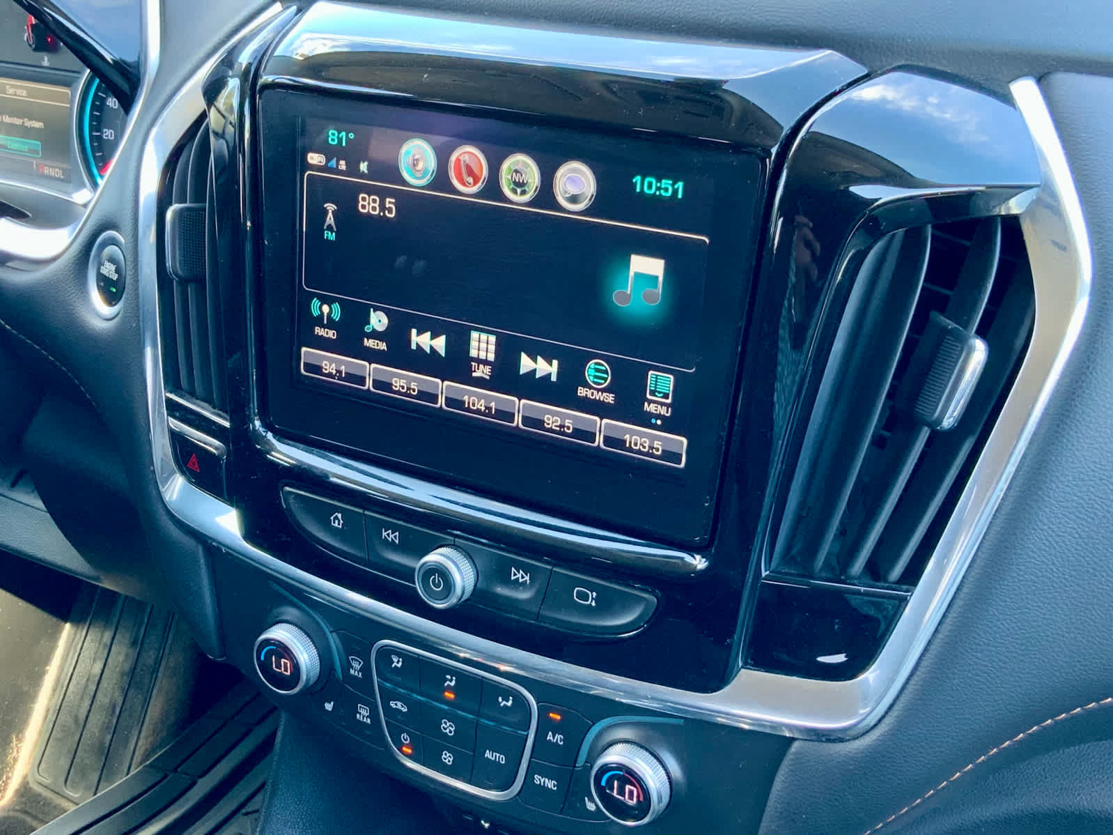Used 2018 Chevrolet Traverse LT AWD/4WD image 35