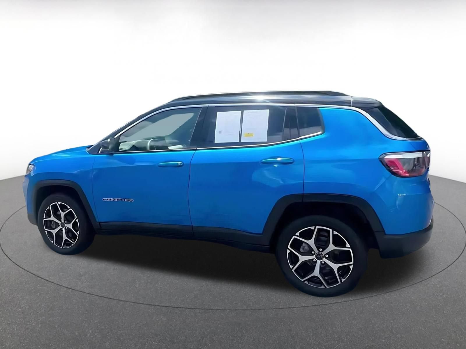 Used 2025 Jeep Compass Limited AWD/4WD image 9