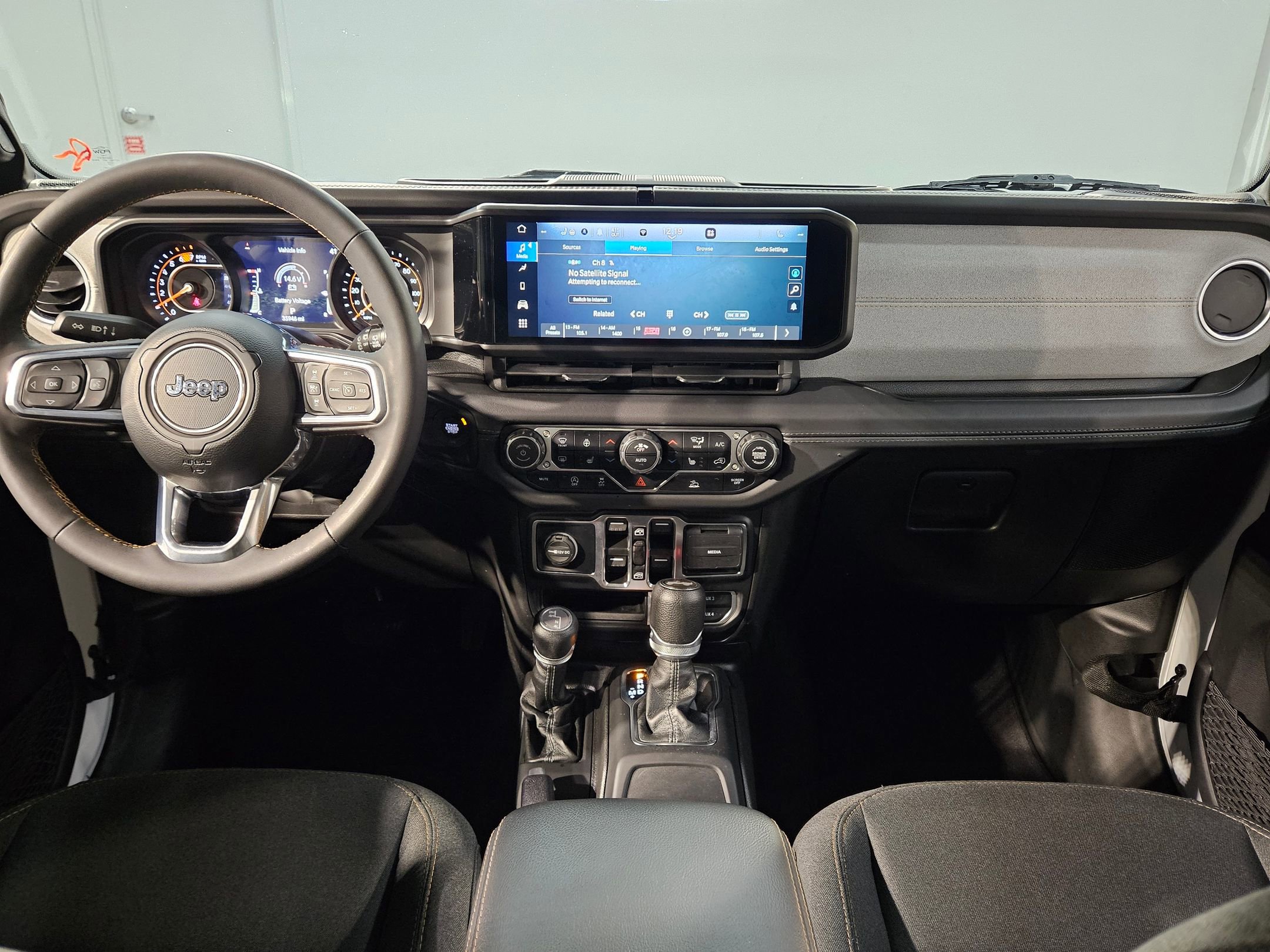 Used 2024 Jeep Wrangler Sahara image 10