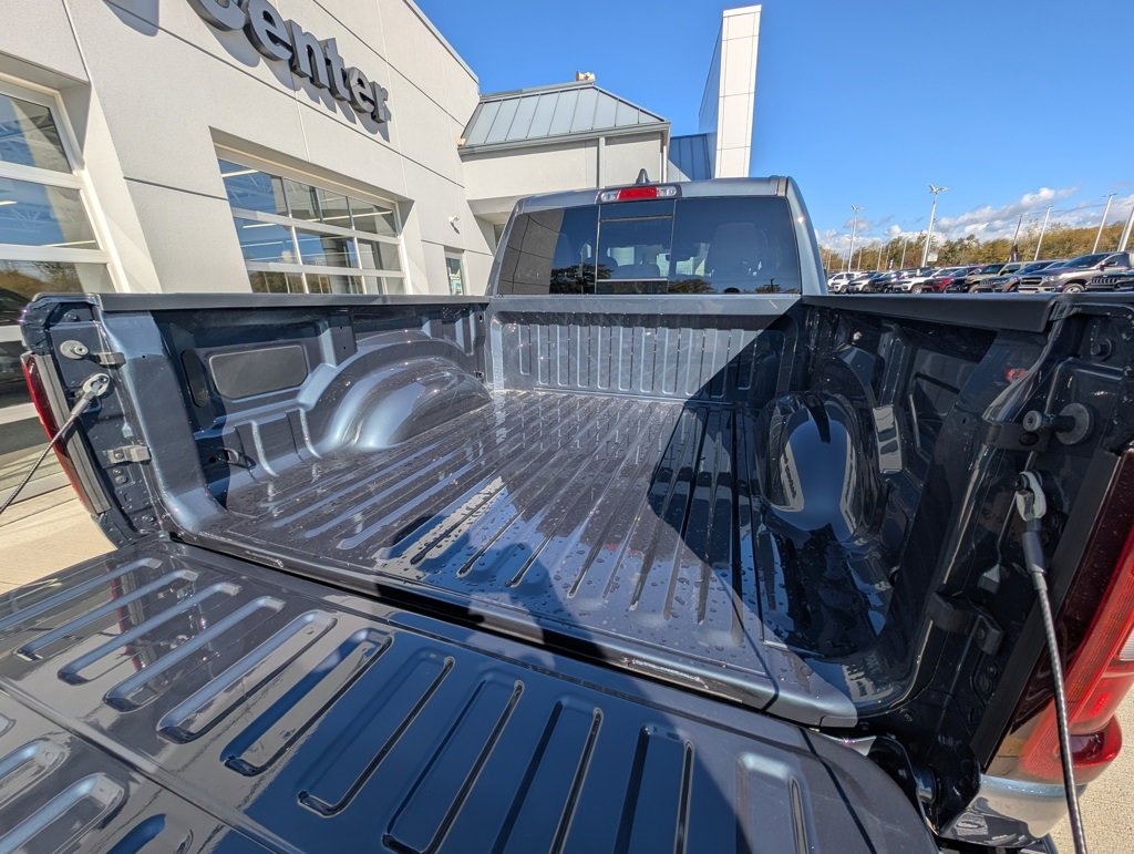 New 2026 RAM 1500 4x4 Crew Cab image 11