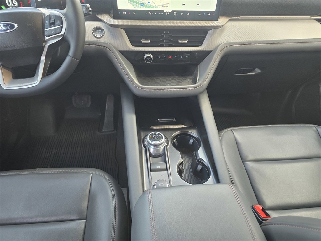 Used 2025 Ford Explorer Active w/ Active Comfort Package image 19