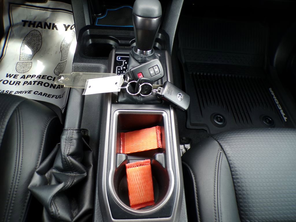 Used 2021 Toyota Tacoma TRD Sport w/ TRD Premium Sport Package AWD/4WD image 28