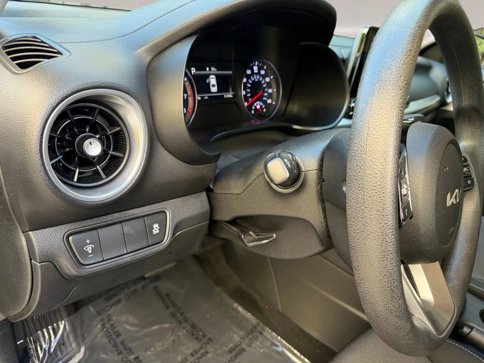 Used 2023 Kia Forte LXS image 10