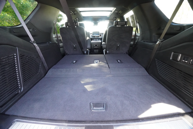 Used 2024 Chevrolet Tahoe High Country AWD/4WD image 35