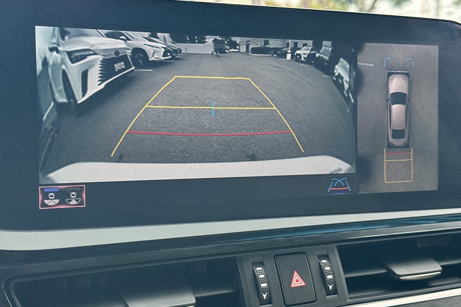 Certified 2022 Lexus ES 300h w/ Accessory Package 2 FWD image 16