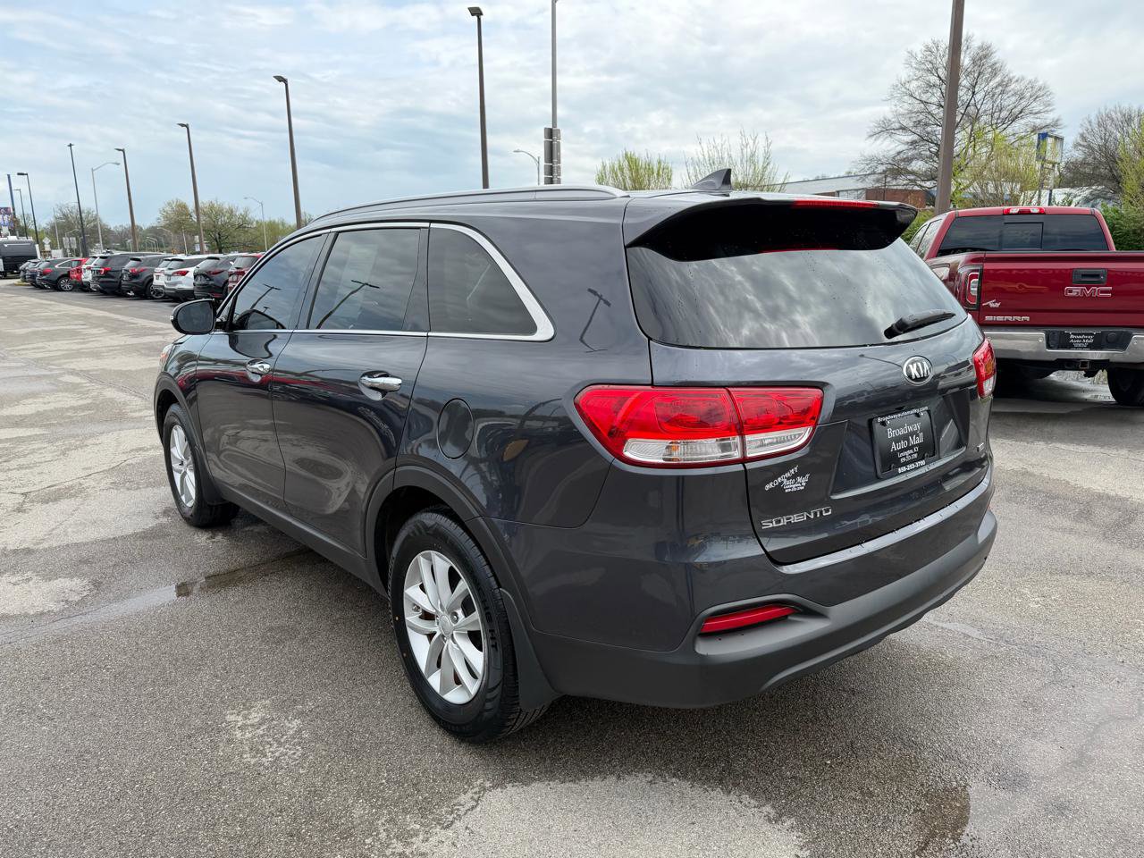 Used 2018 Kia Sorento LX image 5