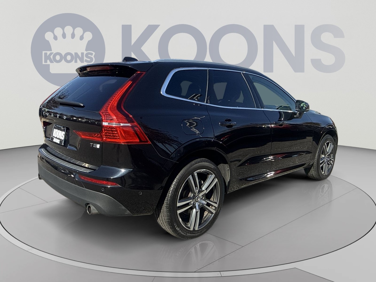 Used 2019 Volvo XC60 T5 Momentum w/ Protection Package Premier FWD image 16