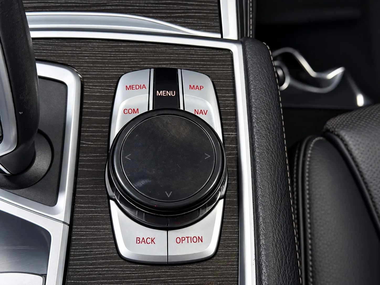 Used 2019 BMW 740i w/ Executive Package RWD image 52