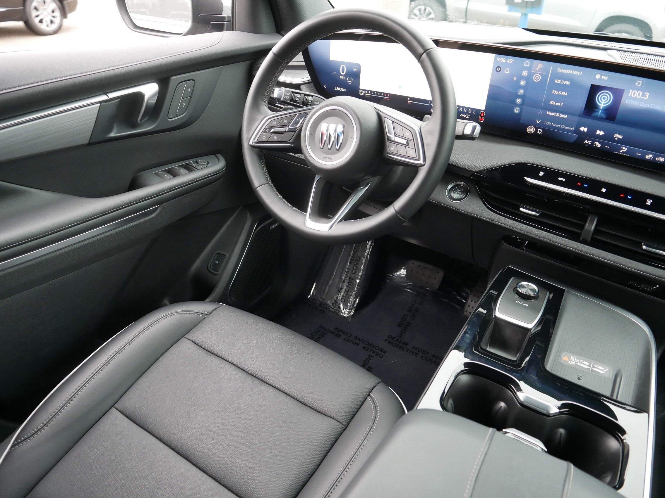 Used 2025 Buick Enclave Preferred image 9