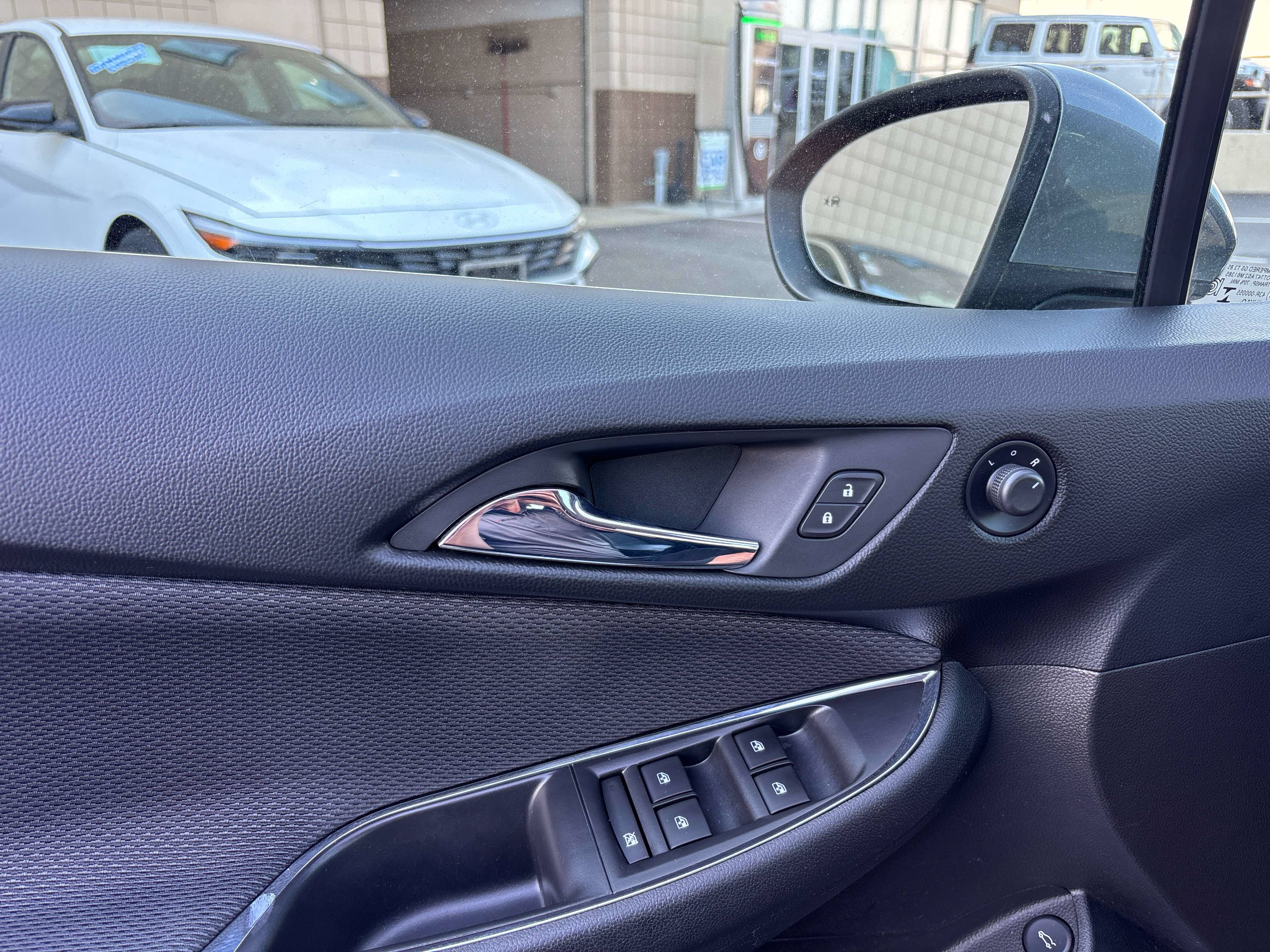 Used 2018 Chevrolet Cruze LT w/ Convenience Package FWD image 15