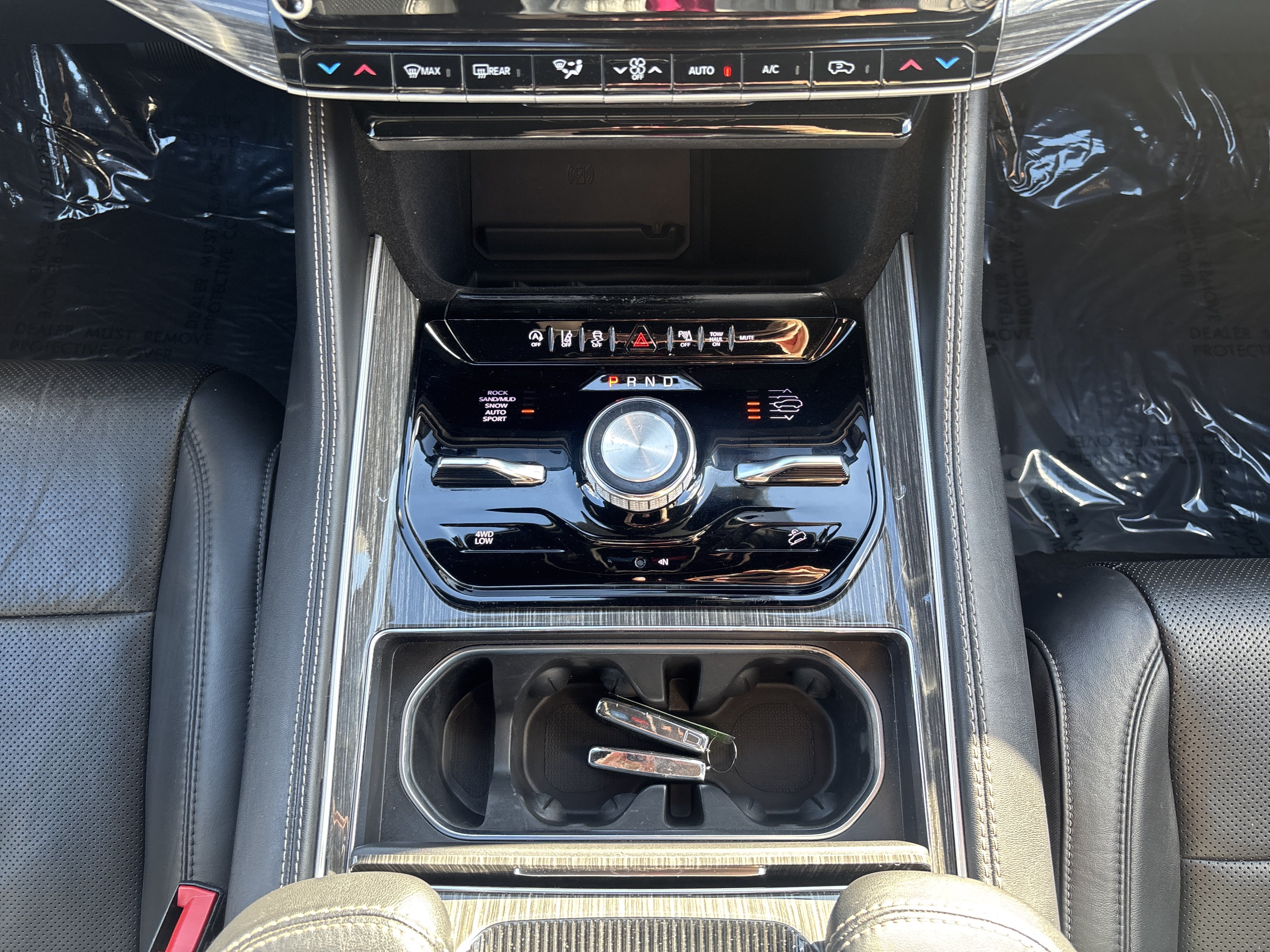 Used 2022 Jeep Wagoneer Series III AWD/4WD image 9