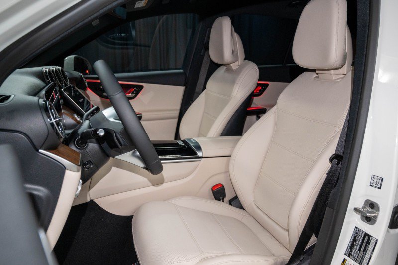 New 2026 Mercedes-Benz GLC 300 image 10