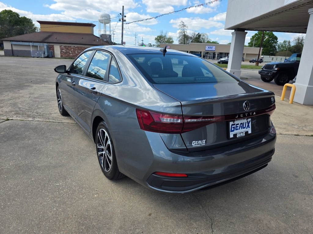 Used 2025 Volkswagen Jetta Sport image 3