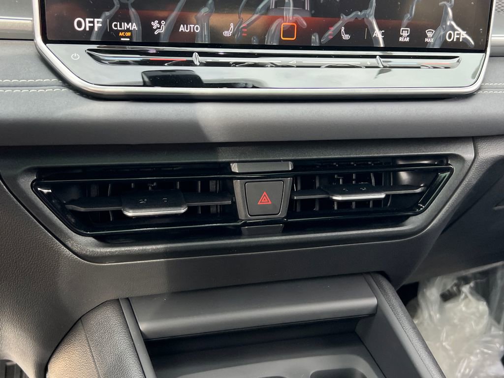 New 2026 Volkswagen Tiguan SE R-Line image 27