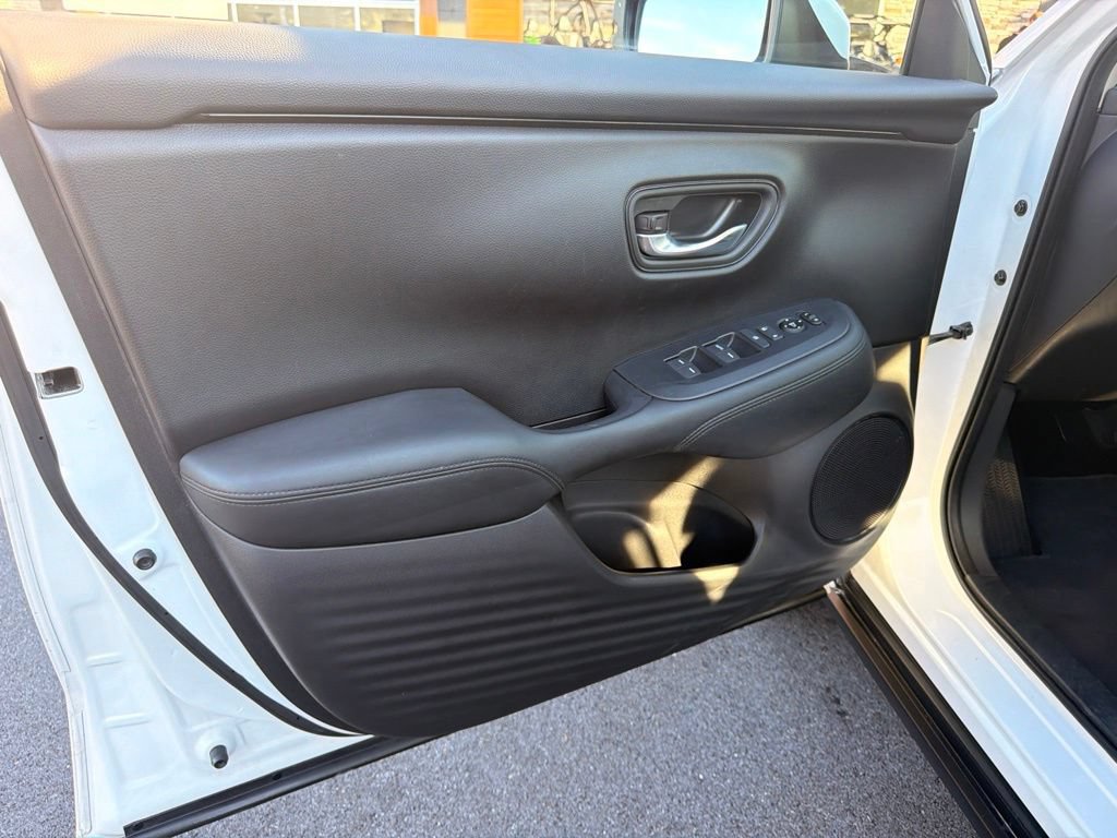 Used 2024 Honda HR-V LX image 10