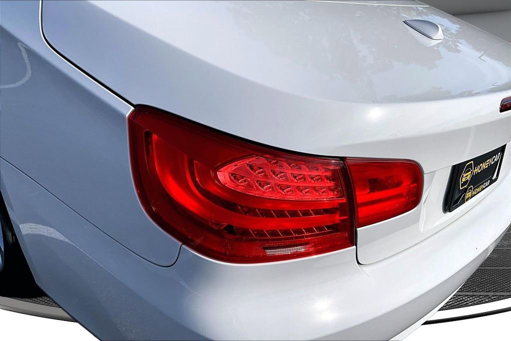 Used 2011 BMW 328i Convertible RWD image 21