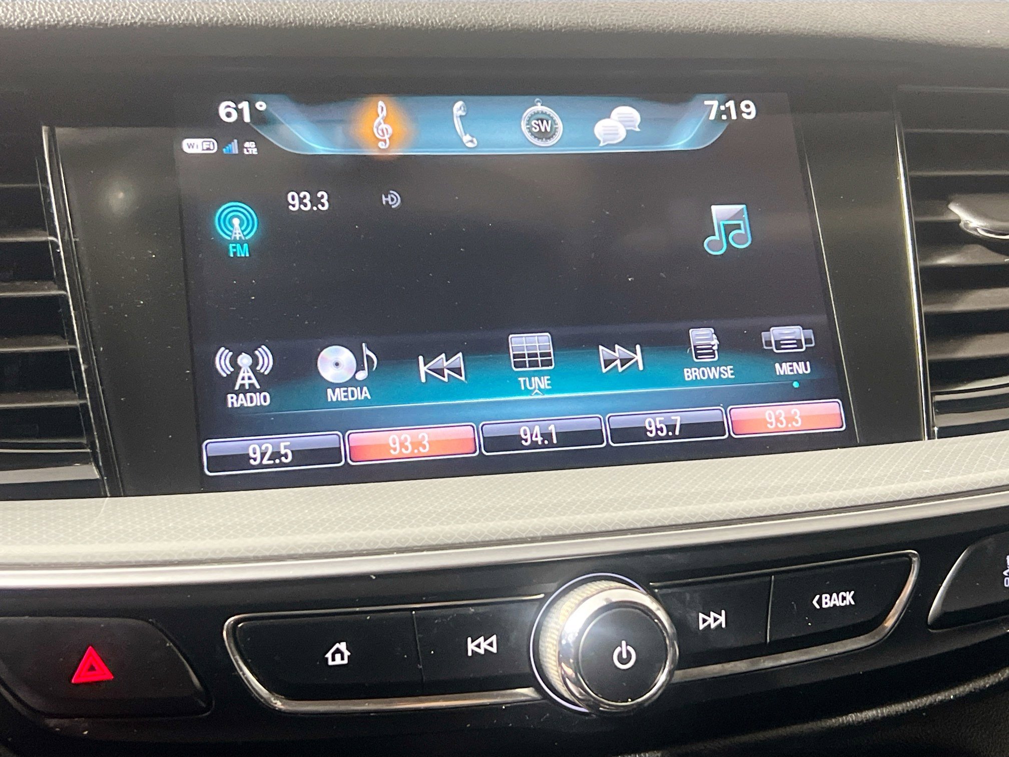 Used 2018 Buick Regal Preferred w/ Sights and Sounds Package FWD image 28