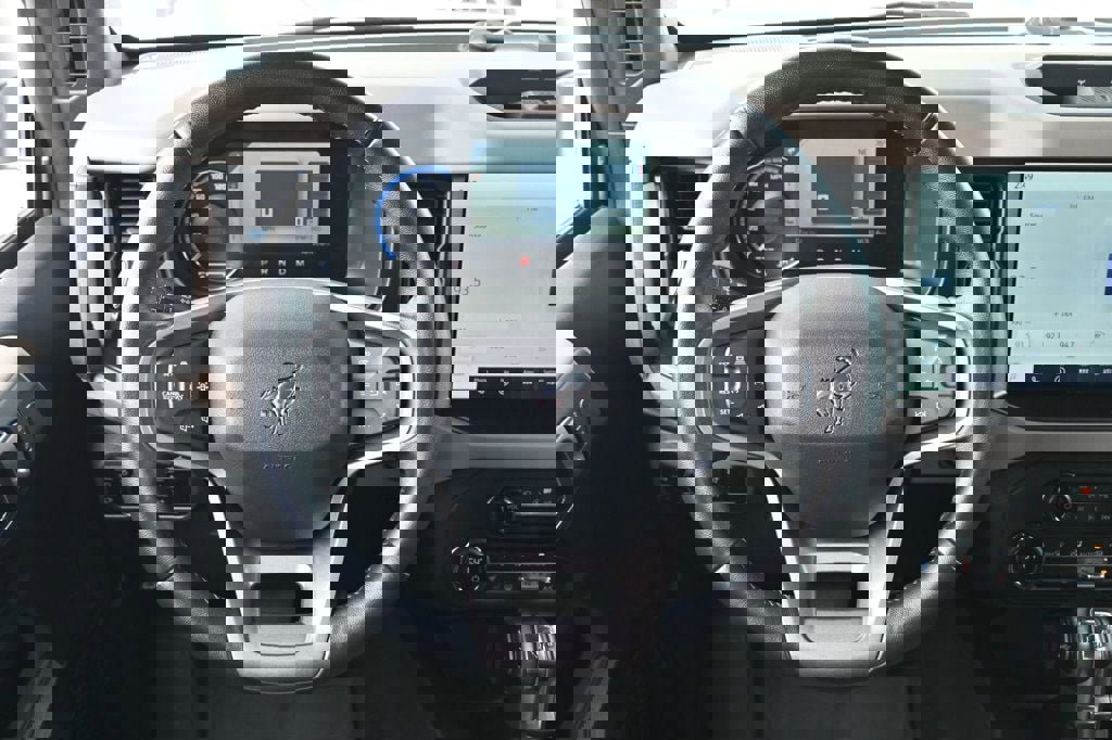 Used 2023 Ford Bronco Wildtrak image 12