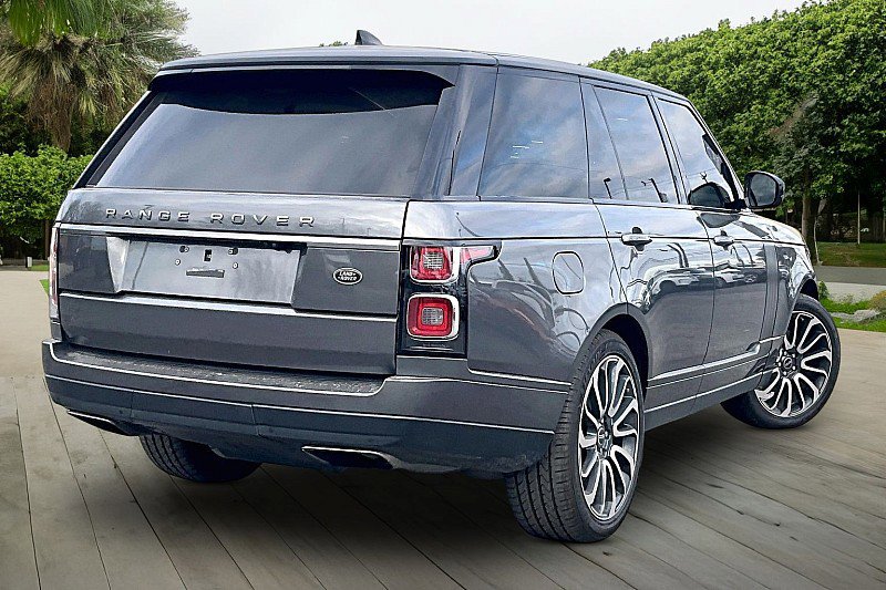 Used 2018 Land Rover Range Rover image 2