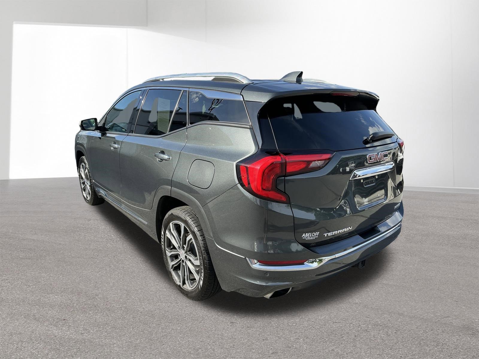 Used 2020 GMC Terrain Denali w/ Denali Premium Package AWD/4WD image 5