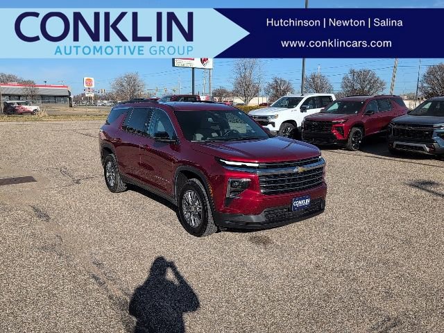 Used 2025 Chevrolet Traverse LT w/ Driver Confidence Package