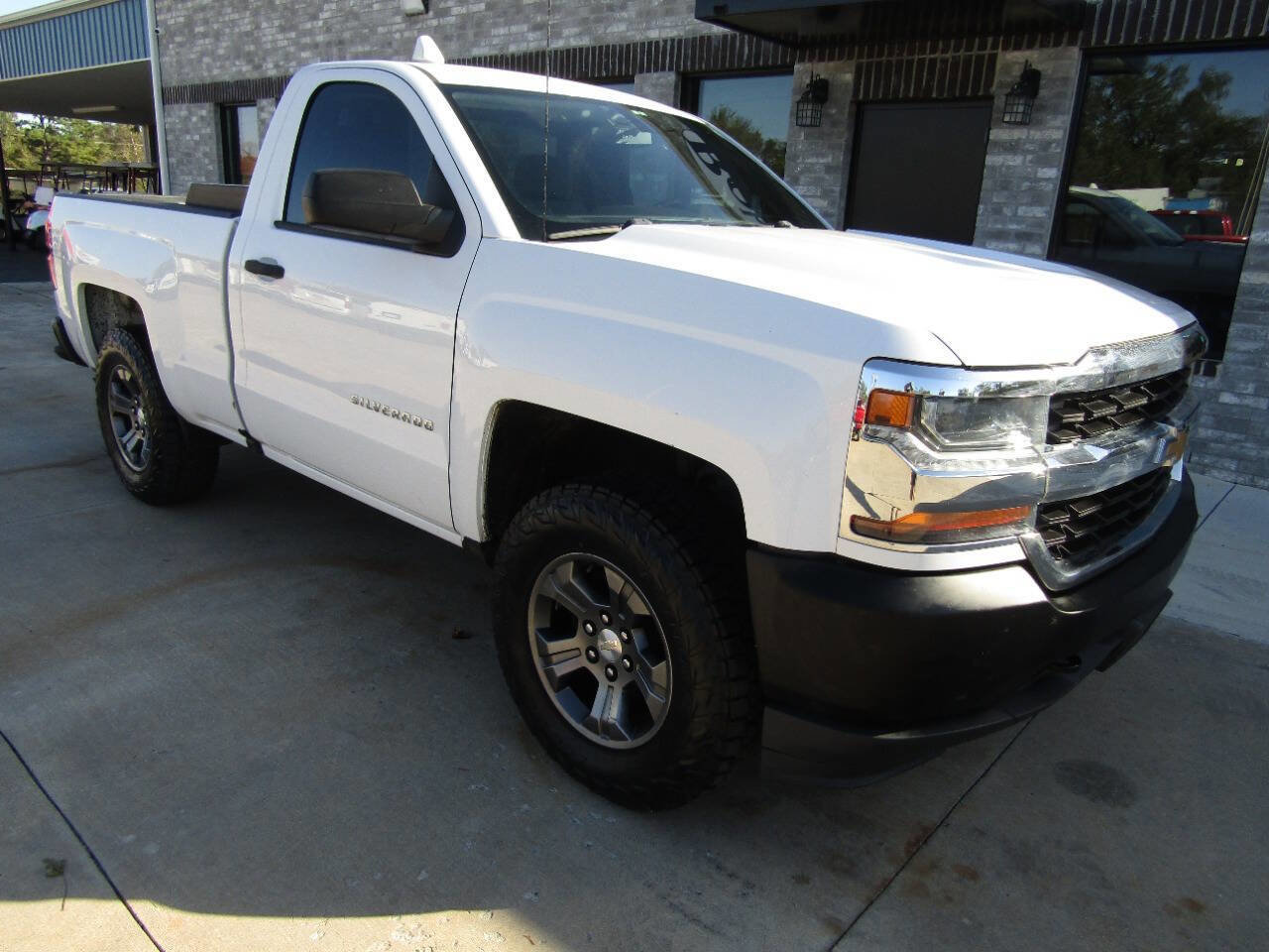 Used 2016 Chevrolet Silverado 1500 W/T w/ Trailering Package image 2