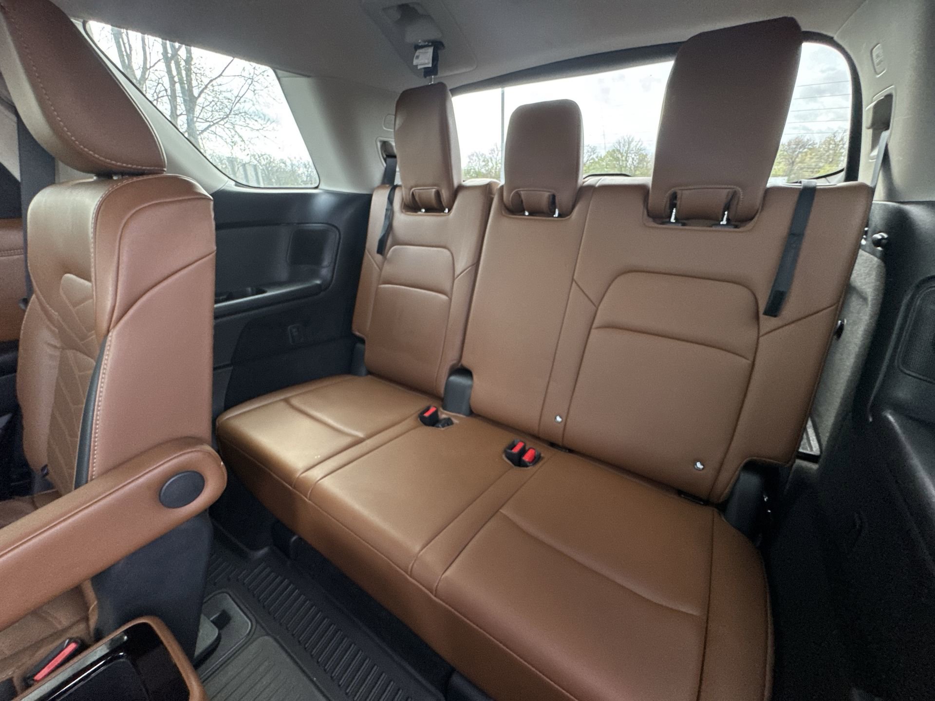 Used 2023 Nissan Pathfinder Platinum image 23
