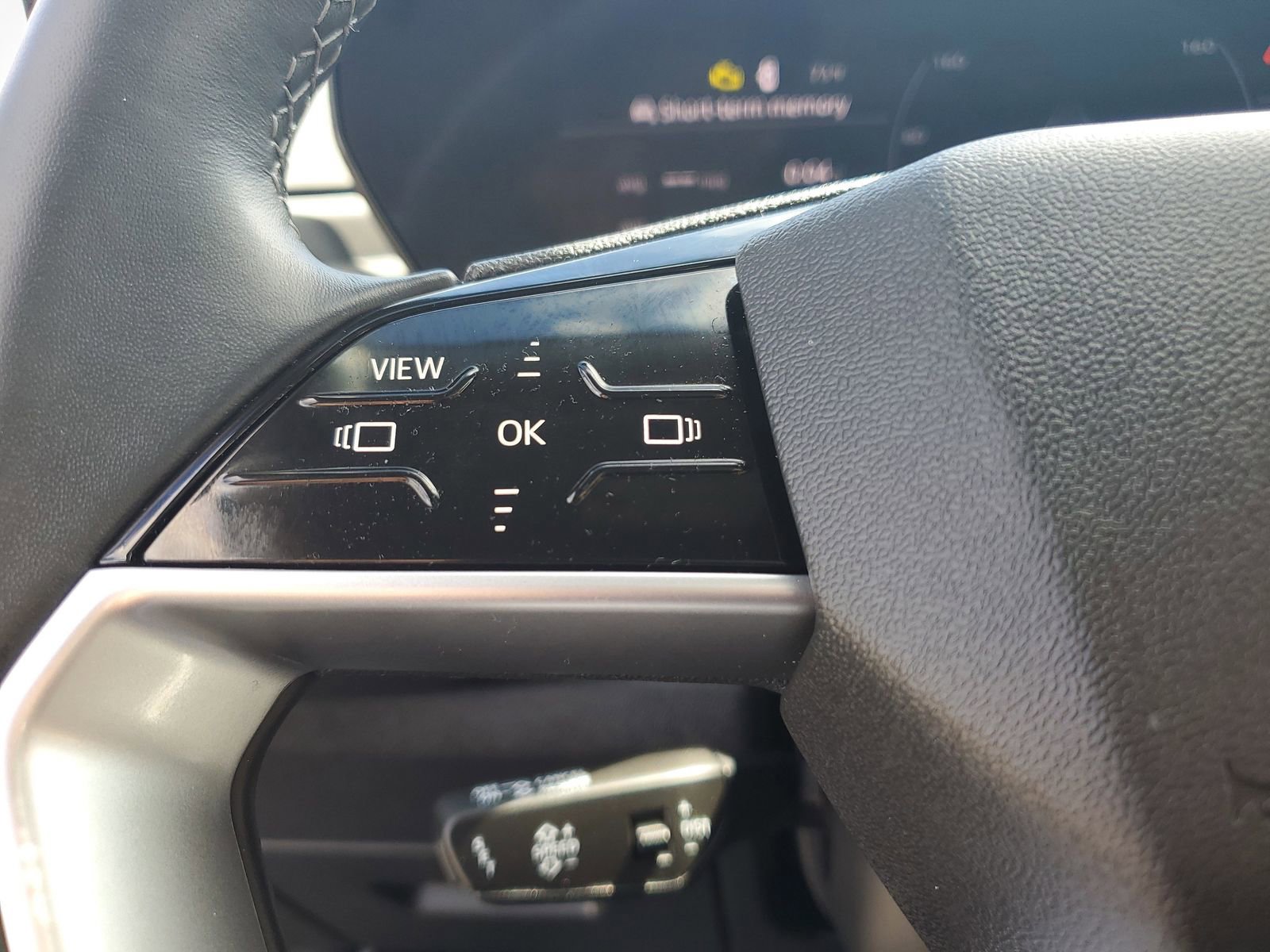 Used 2025 Audi Q5 Premium w/ Convenience Package image 30